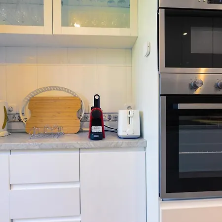 Great Views, Large Terrace & Walking Distance