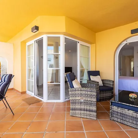 Apartamento Great Views, Large Terrace & Walking Distance *