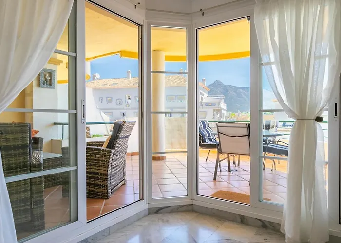 Апартаменты Great Views, Large Terrace & Walking Distance *