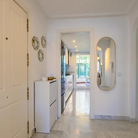 Great Views, Large Terrace & Walking Distance