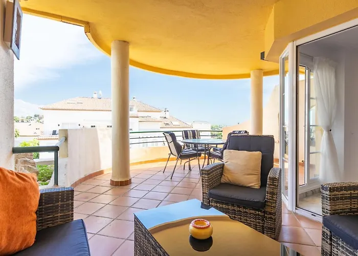 דירה Great Views, Large Terrace & Walking Distance *