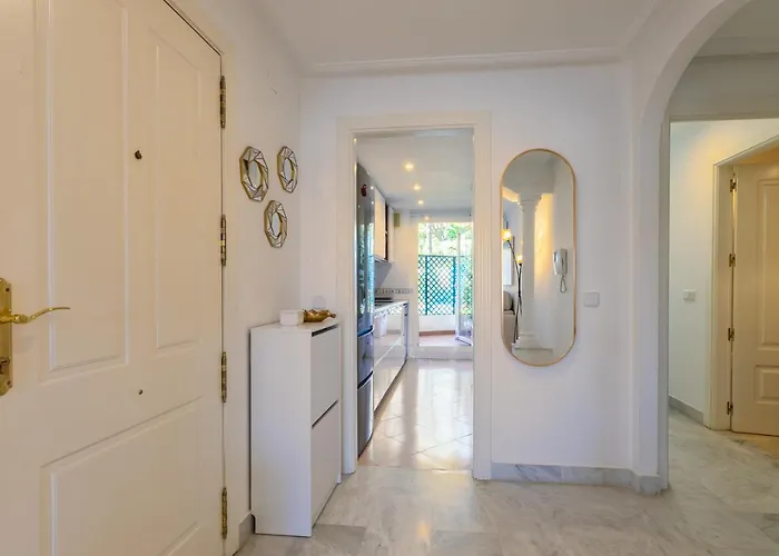 Great Views, Large Terrace & Walking Distance