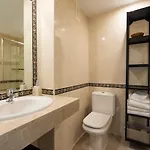 Great Views, Large Terrace & Walking Distance Marbella
