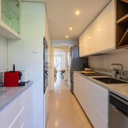 Great Views, Large Terrace & Walking Distance * מארבלה